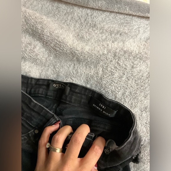 Guess 1981 Skinny High Black jeans size 26 - Picture 7 of 8